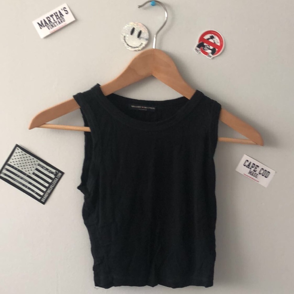 brandy cropped tank — black